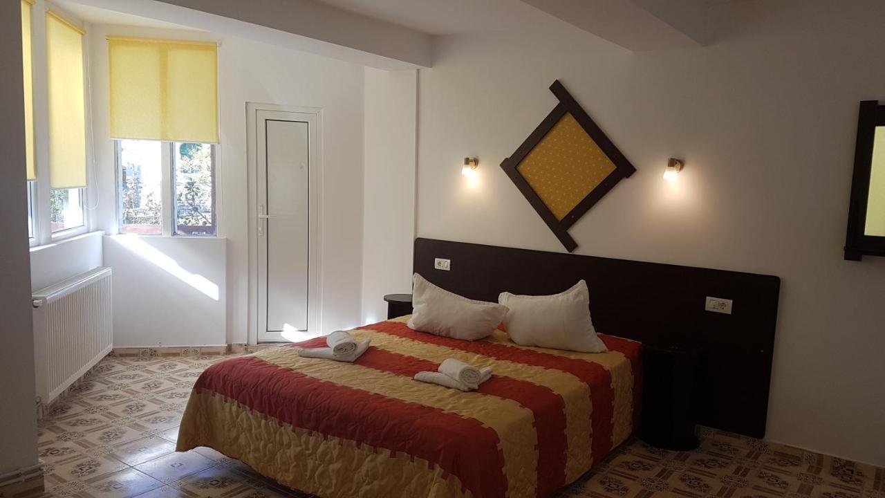 Pensiunea Casa Noastra Hotel Sinaia Ngoại thất bức ảnh